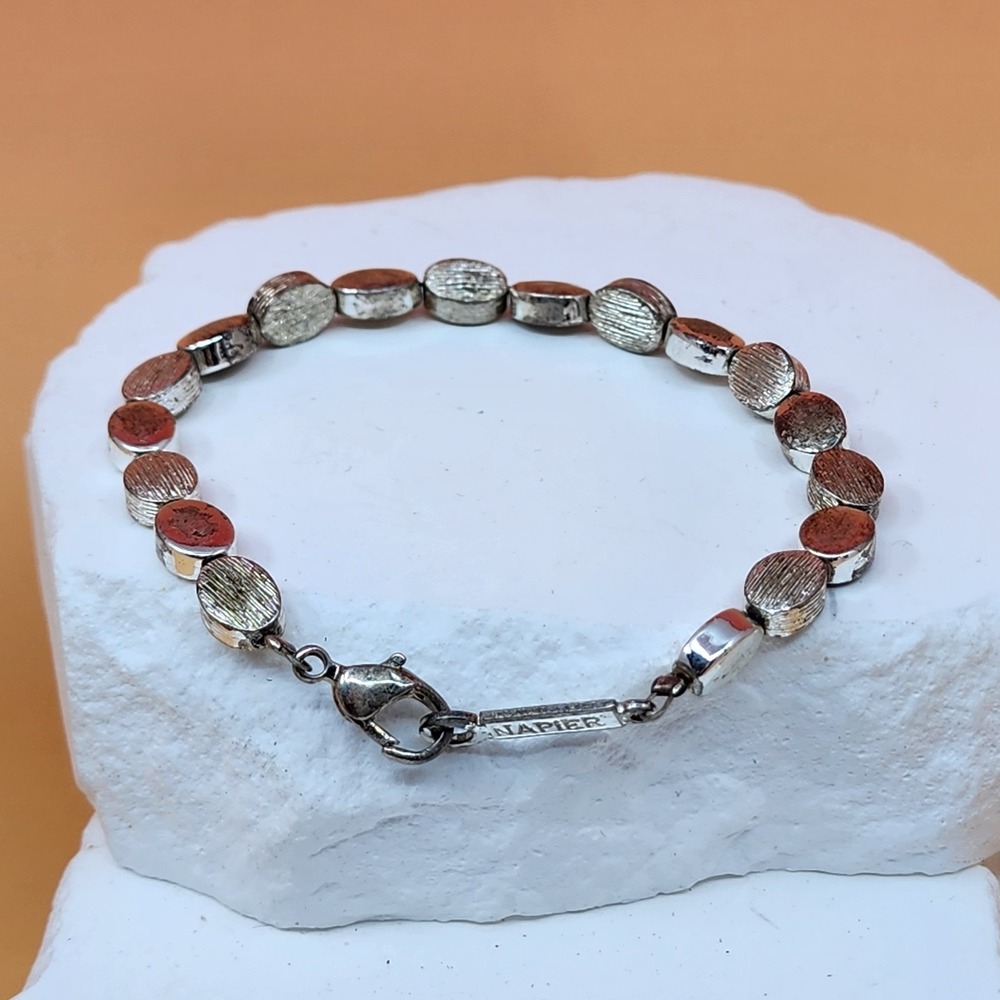 Napier Silver Tone Textured Oval Link Bracelet Minimalist Modernist Vintage